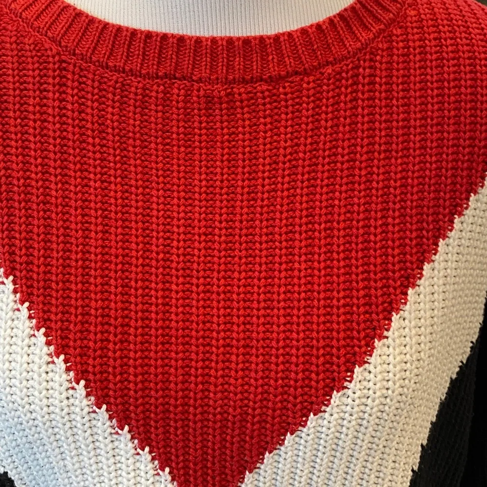 Time and Tru Women’s Chevron Shaker Pullover Knit Sweater - Picture 2 of 5